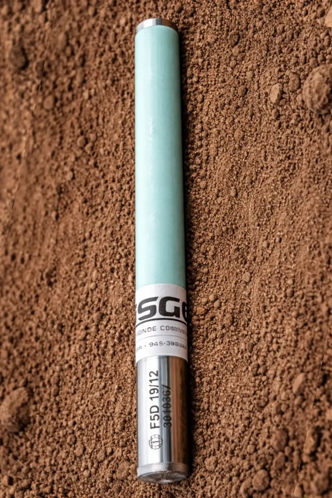 F5D 19/12 Digitrak Compatible transmitter/sonde